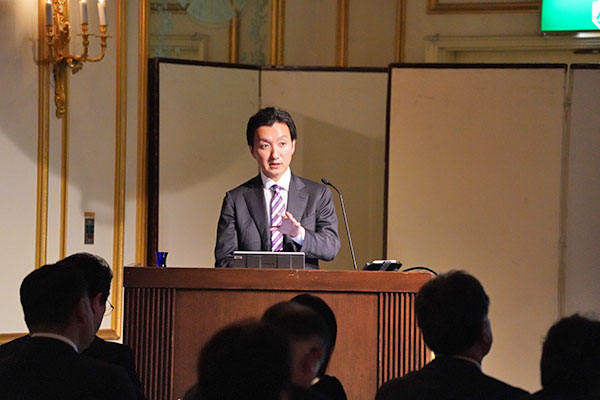 官澤康平 氏